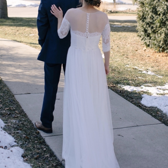 Wedding Dress Sheer Lace Ivory David's Bridal Galina Size 6 - Tulle 3/4 Sleeves - Picture 13 of 16